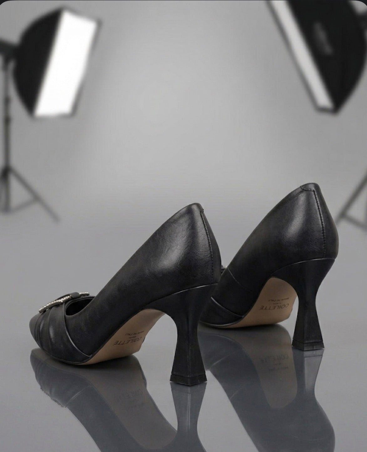 Pırlanta Toka Detaylı Siyah Stiletto – Gece Şıklığı