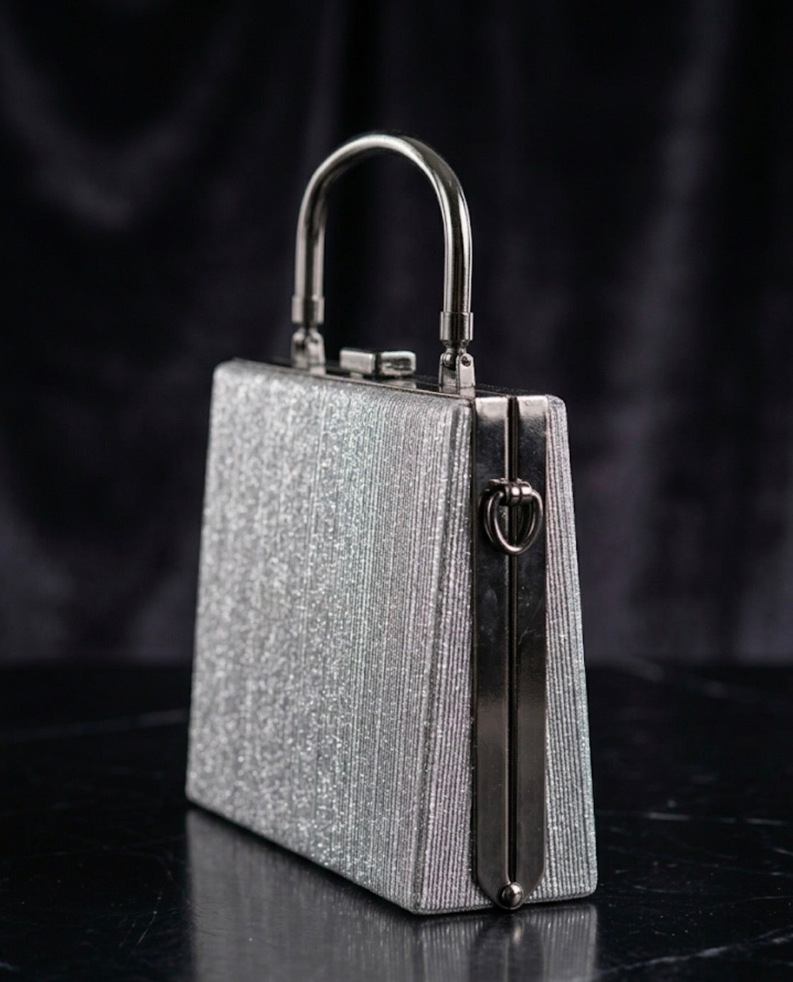 Gümüş Simli Abiye Box Bag – Siyah Gecenin Işıltılı Yıldızı