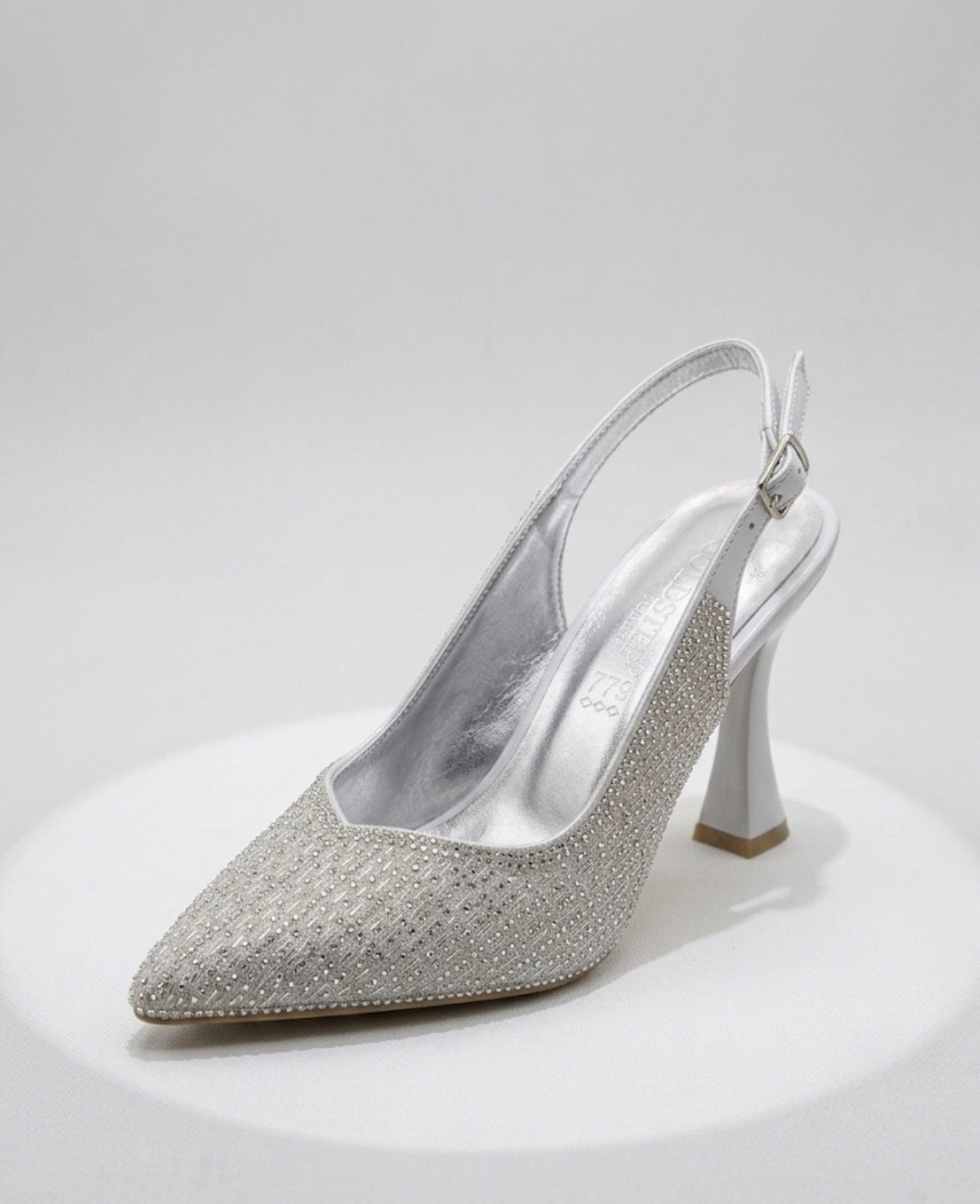 Gümüş Kristal Taş İşlemeli Heykel Topuklu Slingback