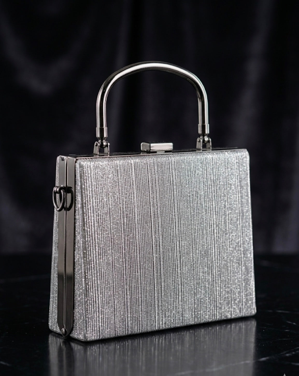 Gümüş Simli Abiye Box Bag – Siyah Gecenin Işıltılı Yıldızı