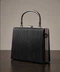 Siyah Metal Saplı Abiye Box Bag – Gece Zarafetinin Simgesi