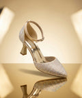 Goldstar Tam Taşlı Krem Blok Topuk – Golden Hour Elegance