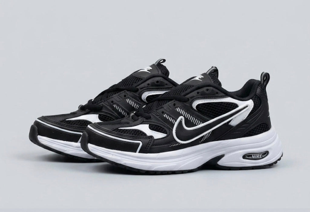 Nike Air Monarch IV – Erkek | Siyah & Beyaz | Sokak Stili Spor Ayakkabı