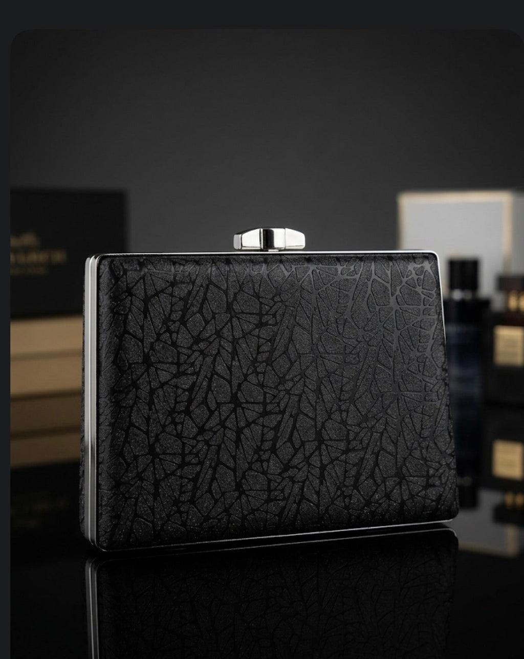 Siyah Crinkle Doku Gümüş Çerçeveli Box Clutch