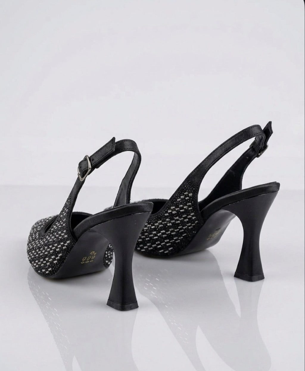 Siyah Kristal Taş İşlemeli Heykel Topuklu Slingback