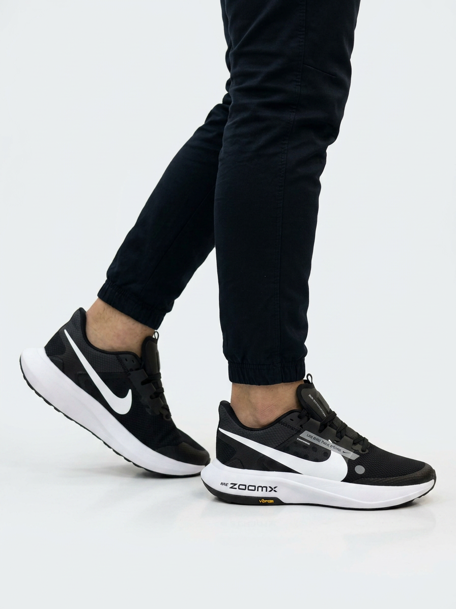 Nike ZoomX Erkek Spor Ayakkabı – Siyah/Beyaz