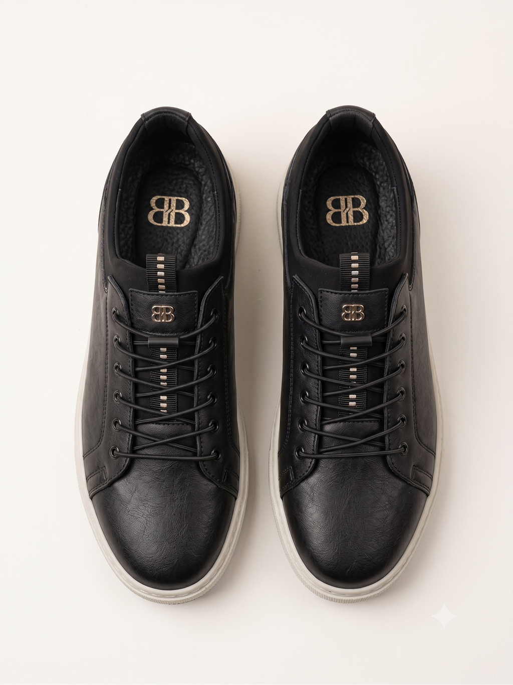 Erkek Siyah Deri Sneaker | Metal Logo Detay Beyaz Taban Premium Günlük