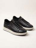 Erkek Siyah Deri Sneaker | Metal Logo Detay Beyaz Taban Premium Günlük